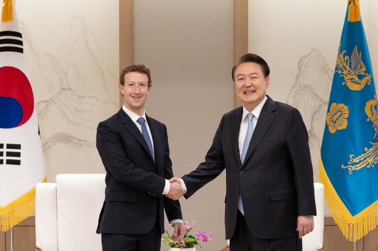 South Korean President, Meta CEO Mark Zuckerberg discuss cooperation on AI